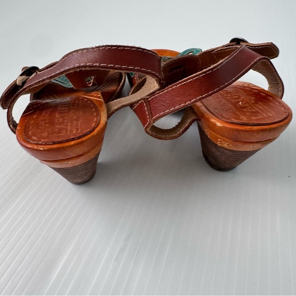 L’artiste philomena t-strap heeled sandals flower design and medallion size 37 - Picture 4 of 14